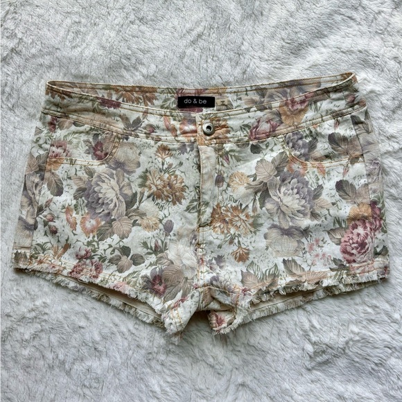 NWOT Do & Be Denim Floral Shorts - Picture 5 of 9